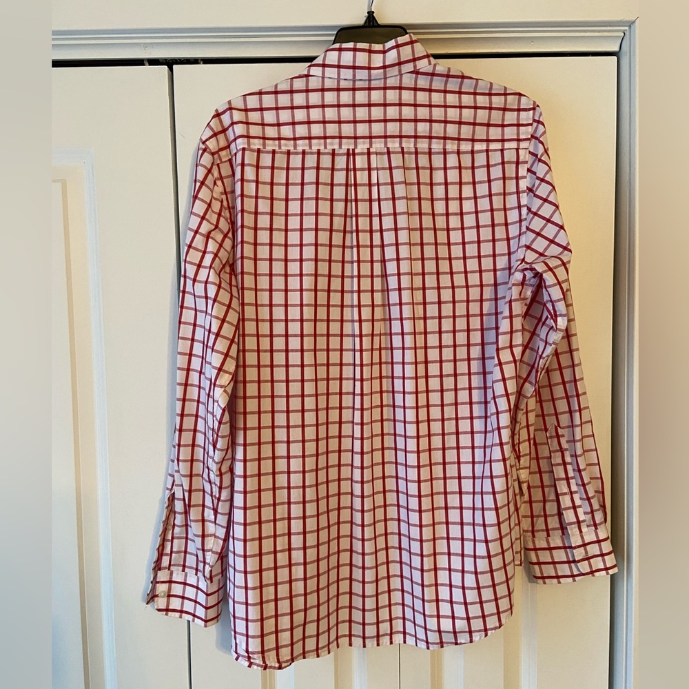 🪷Men's Docker's Red Plaid Button Up Shirt Medium - Picture 2 of 4